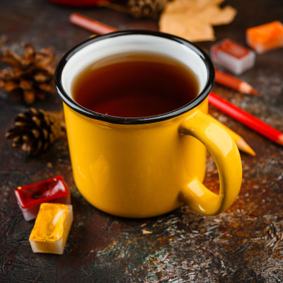 珐琅杯热茶