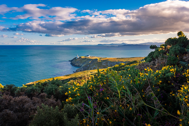 美丽的风景贝利灯塔在Howth Head，郡都柏林，爱尔兰