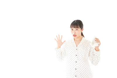 女人鼻血形象