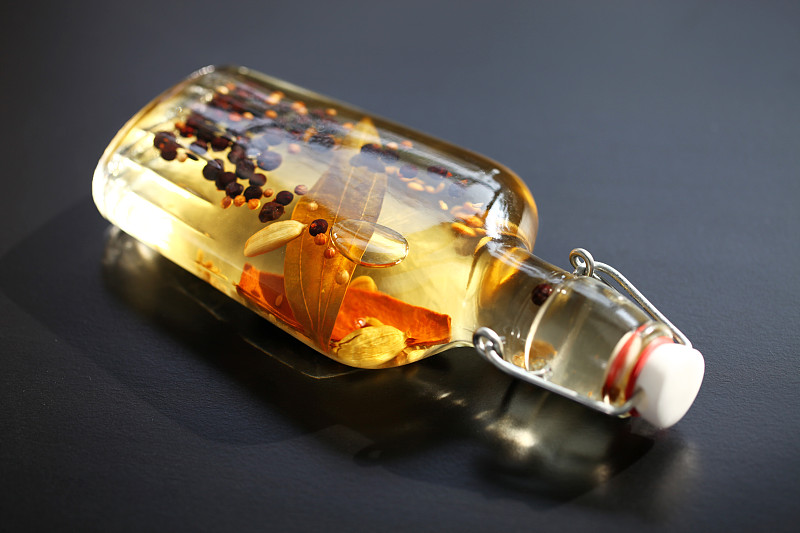 自制的注入杜松子酒