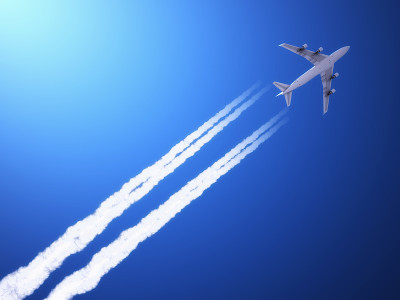 飞机和天空