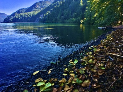 新月湖南部海岸线