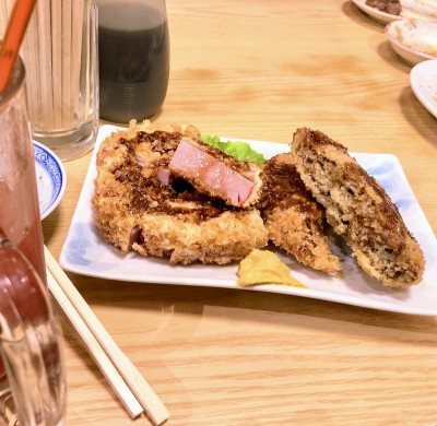 火腿和肉片。