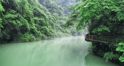 大峡谷玻璃桥徒步旅行，武陵源-张家界，中国