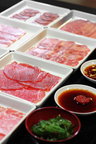 靠近肉类和蔬菜