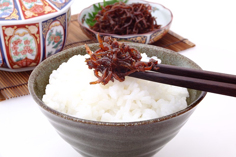 煮小鱼配米饭，日本料理