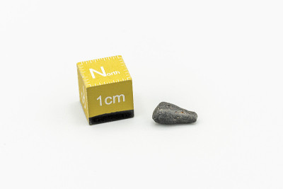 Black magnetic Tektite Meteorite called Atacamaite