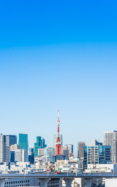 日本台场的东京湾城市天际线，东京塔