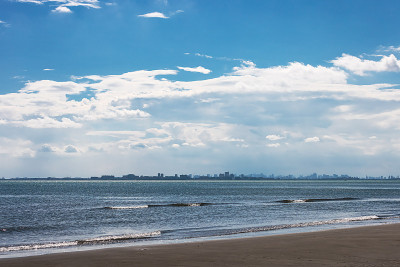 从幕张海滩看川崎的风景