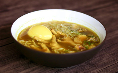 Soto ceker或鸡爪汤