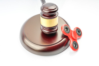 Gavel and spinner
