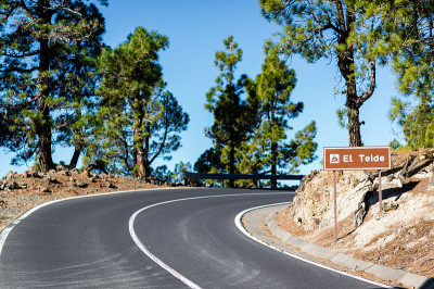 通往特内里费岛泰德火山的道路
