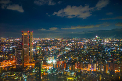 从东京都政府大楼观景台可以看到调布烟花