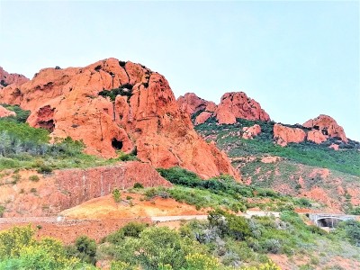 山和岩石