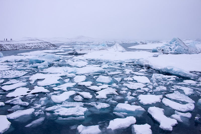 冰岛Jokulsarlon的蓝冰