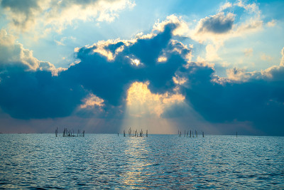 pakpra美丽的天空和阳光。