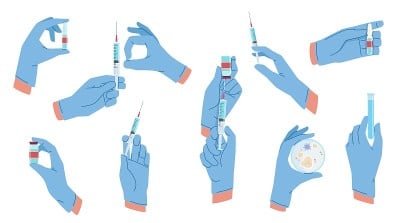 医学的手。手臂无菌手术手套蓝色，接种疫苗，病毒防护，实验室测试，持有小瓶，药丸和注射器。注射covi