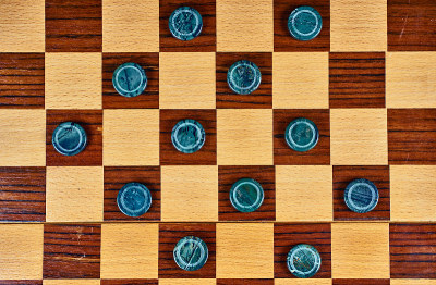 半宝石跳棋