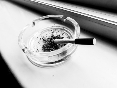 烟灰缸和雪茄
