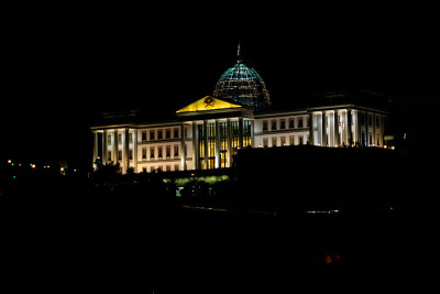 格鲁吉亚第比利斯总统府夜景