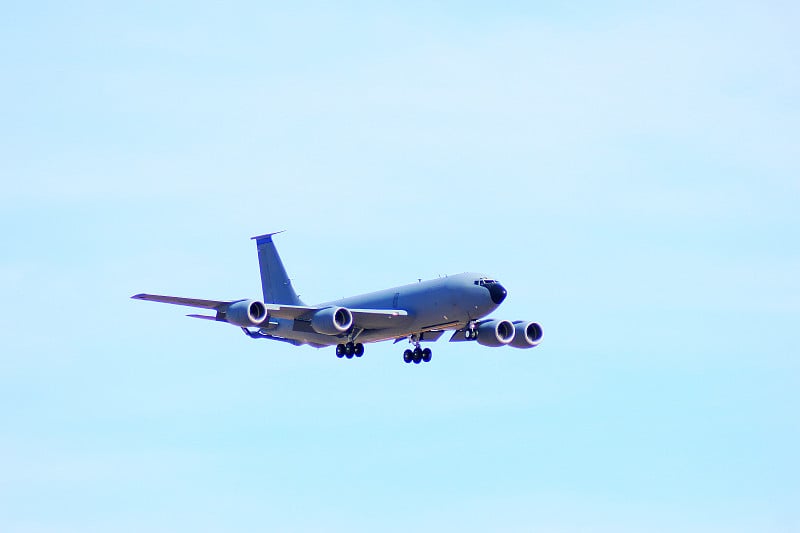 KC-135进近着陆