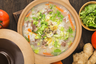 中餐:炖牛肉粥