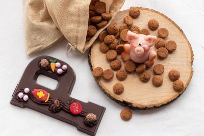 Chocolate letter P, celebrations from sinterklaas 