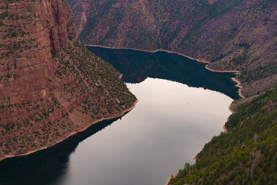 火焰山水库附近的绿河峡谷