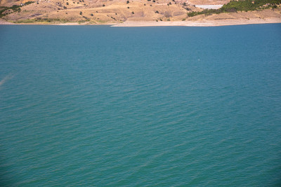 以拉齐格的哈扎尔湖(Elazığ)是该地区最重要的自然资产之一。