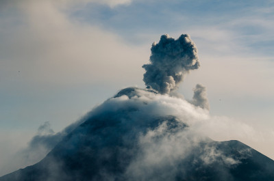 富埃戈火山爆发