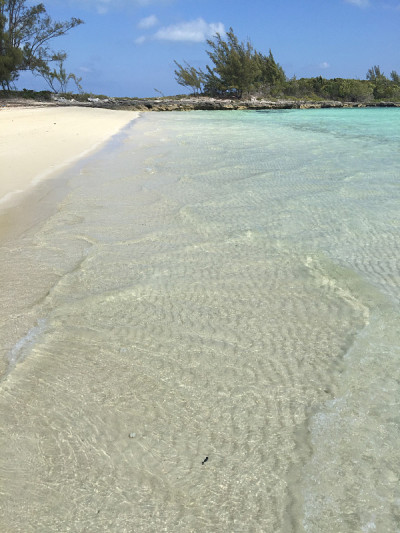 原始的巴哈马海滩景色