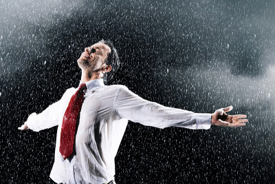 商人被困在大雨中