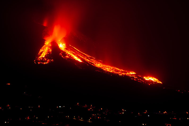 康伯利维亚火山爆发