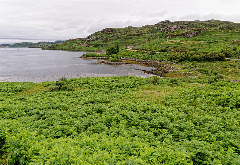 英查德湖在萨瑟兰海岸-西北高地