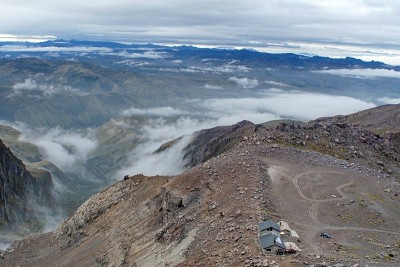 卡扬贝火山下面的山谷