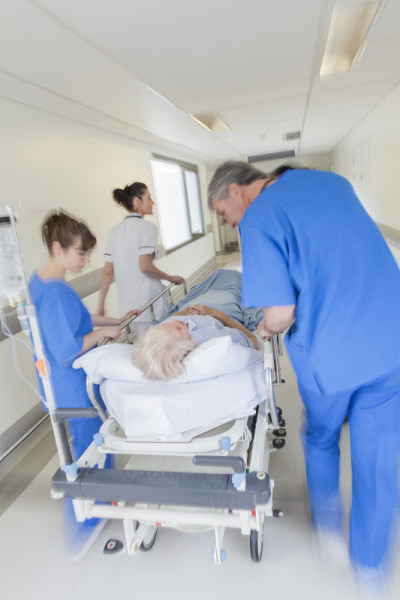 运动模糊担架轮床病人医院紧急情况