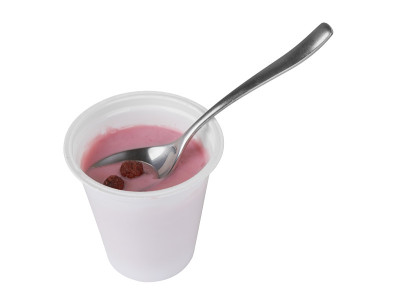 塑料杯加酸奶