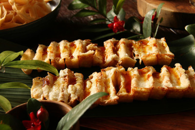 Kue Pancong，来自雅加达Betawi的传统椰子蛋糕