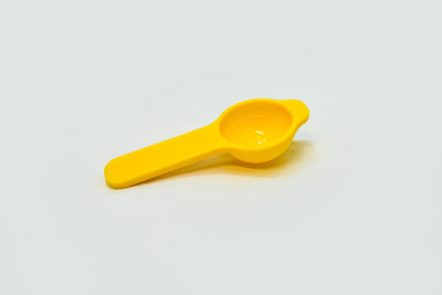 色彩斑斓的量匙