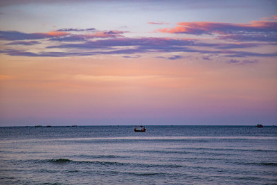 Suan Son Pradipat海滩日落在Prachuap Khiri汗，泰国
