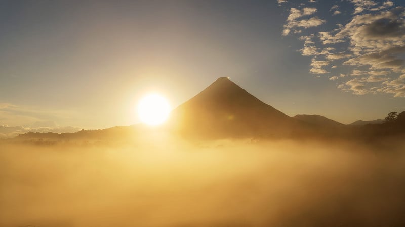 哥斯达黎加中部的阿雷纳尔火山