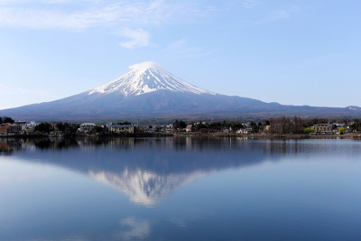 在川口湖景的富士山。
