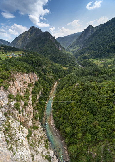 塔拉峡谷和河流，杜米托国家公园，黑山，东欧。