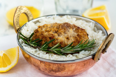 米饭和肉排