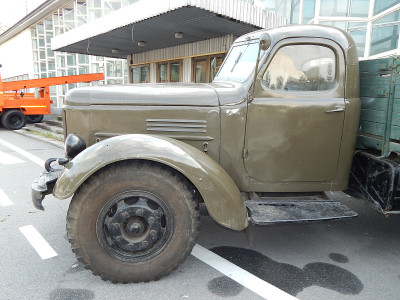 军用汽车、装备、复古物品和元素