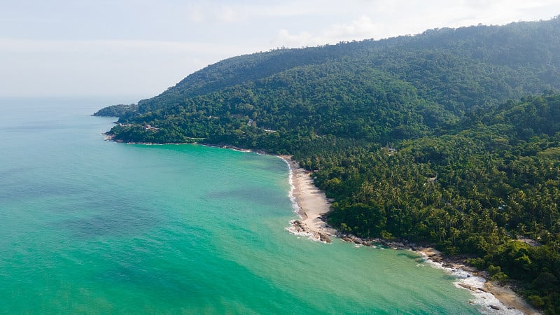 鸟瞰图的海景通Yee海滩在那空斯他马拉，泰国