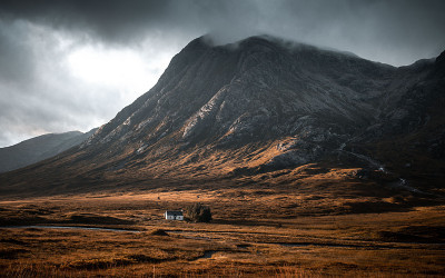 苏格兰高地，格伦科，Buachaille Etive Mor上空的阴天