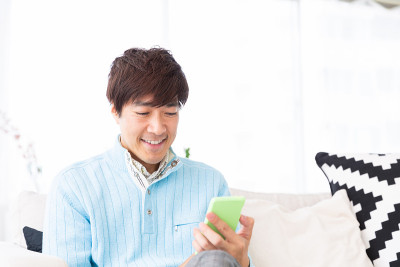 亚洲中年男子