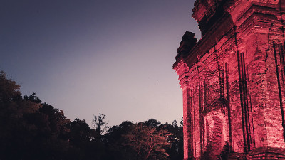 越南福颜的Nhan Tower或Thap Nhan。