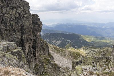 附近的景观大(Golyam)库本峰，瑞拉山